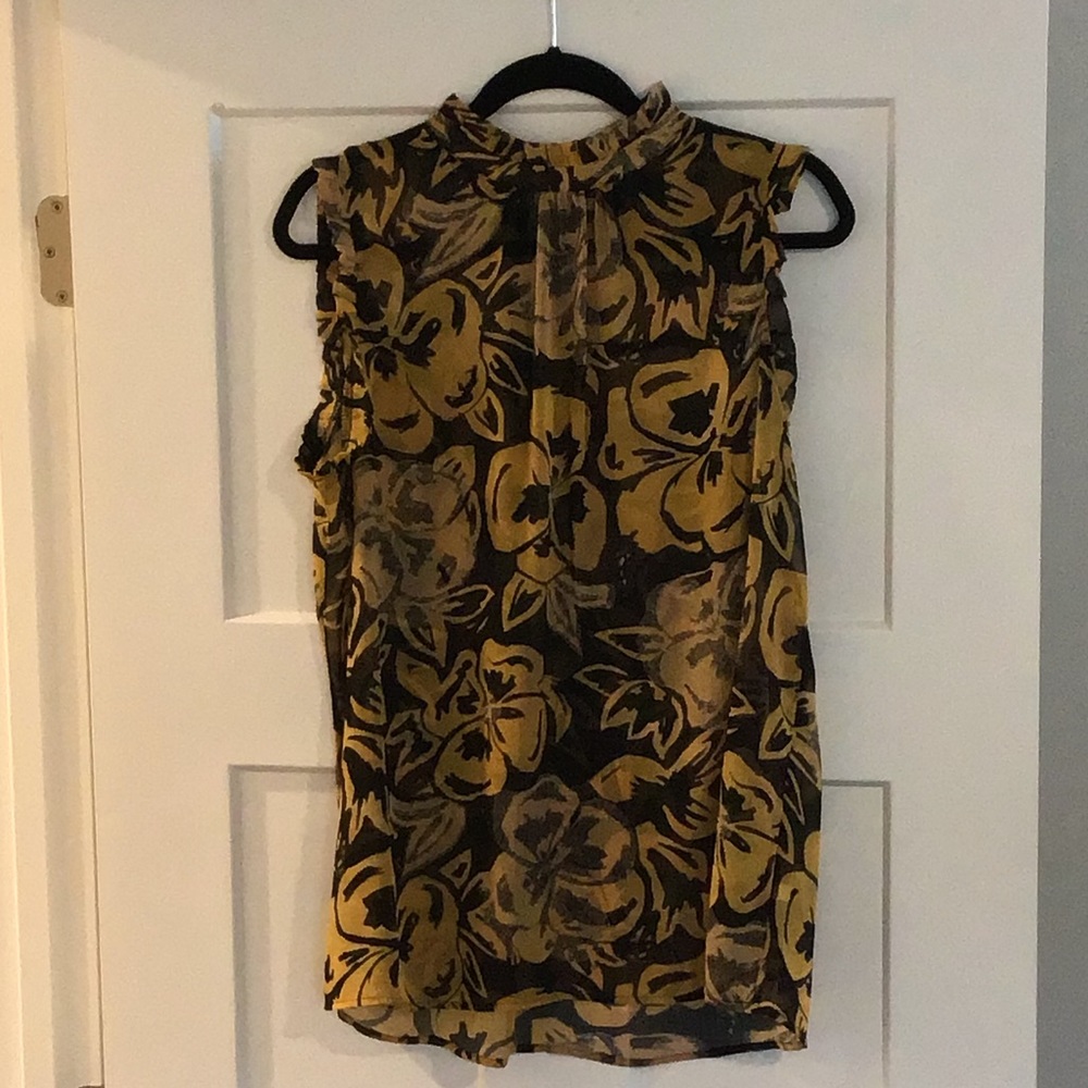 Sleeveless Who What Wear floral blouse